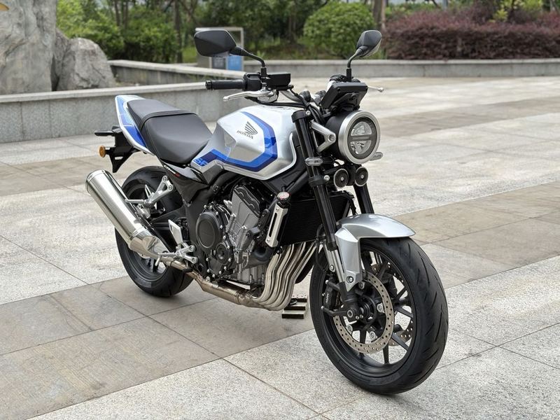 本田 CB500 Super Four