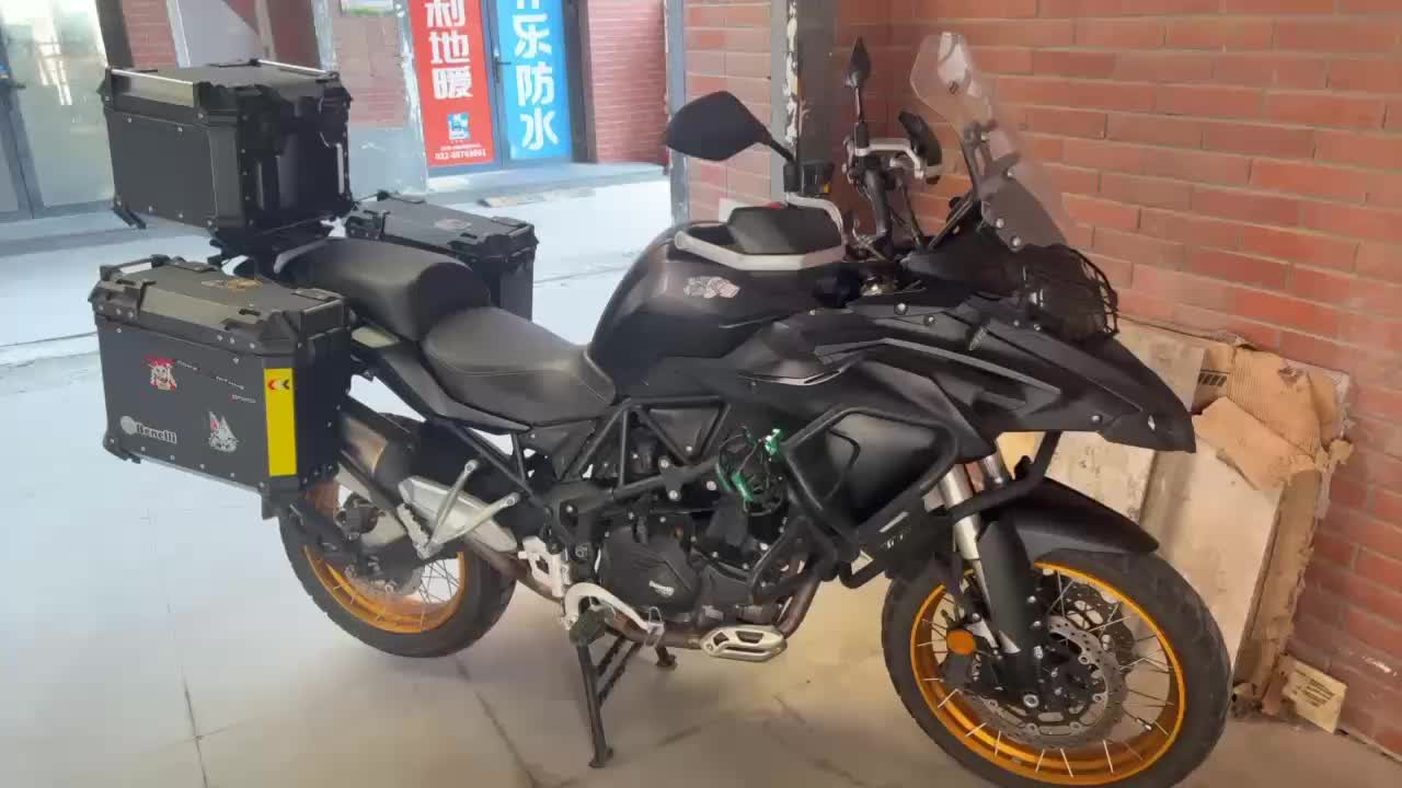 贝纳利 金鹏 TRK502