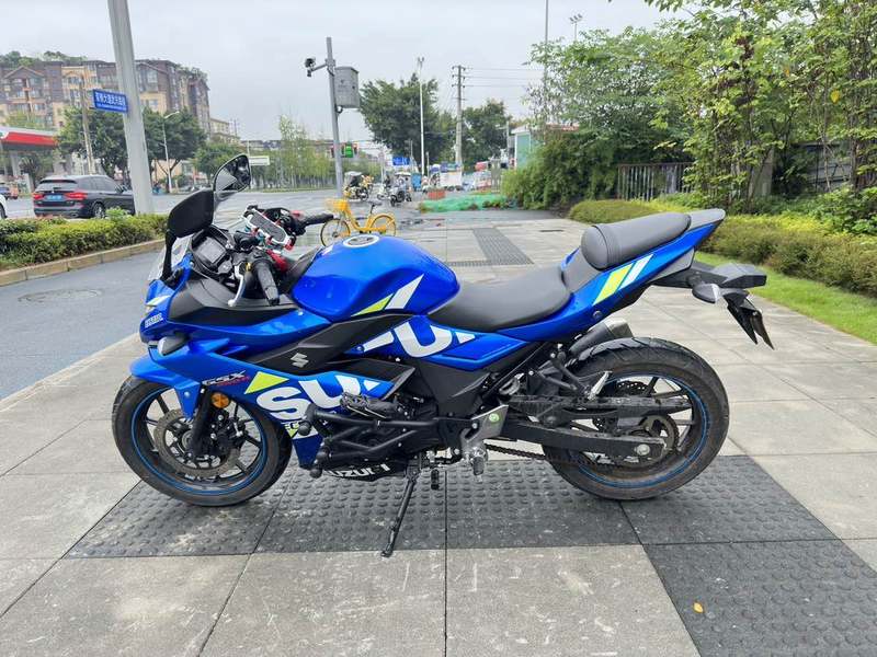 豪爵铃木 GSX250R
