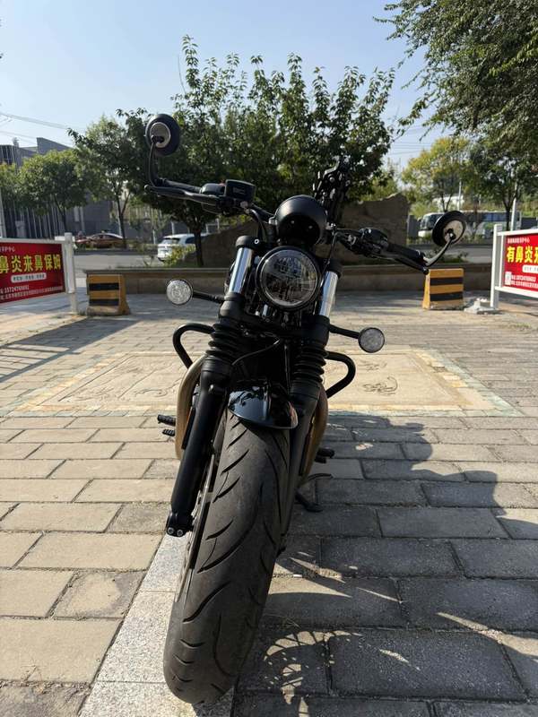 凯旋 Bonneville Bobber