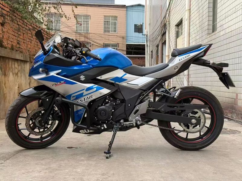 豪爵铃木 GSX250R
