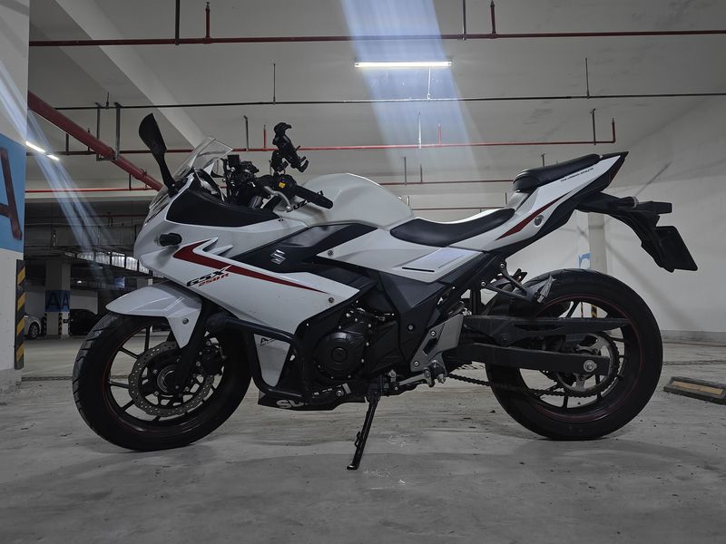 豪爵铃木 GSX250R
