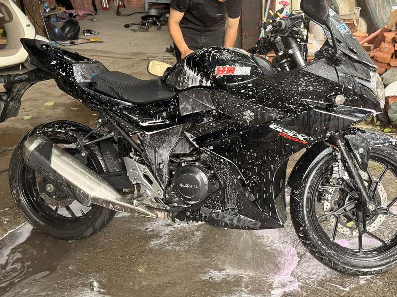 豪爵铃木 GSX250R