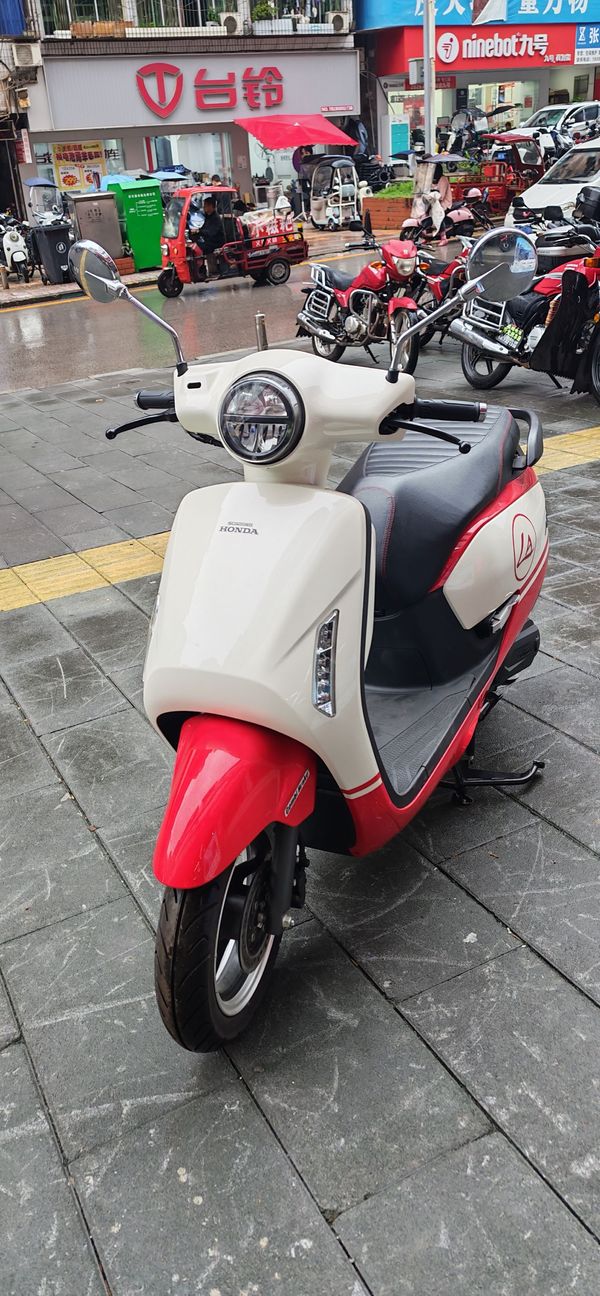 新大洲本田 NS125LA