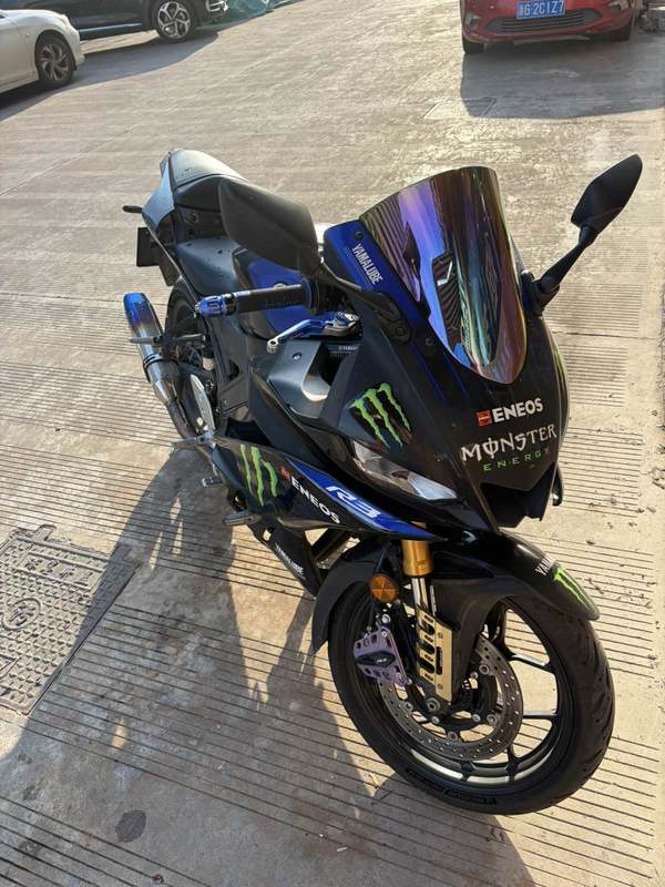雅马哈 YZF-R3