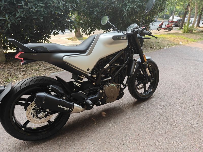 HUSQVARNA 白箭 401