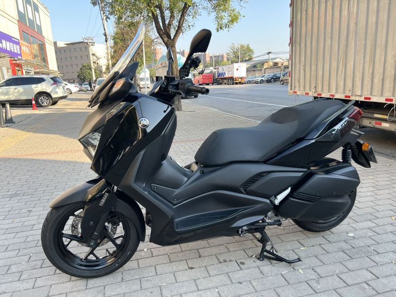雅马哈 XMAX