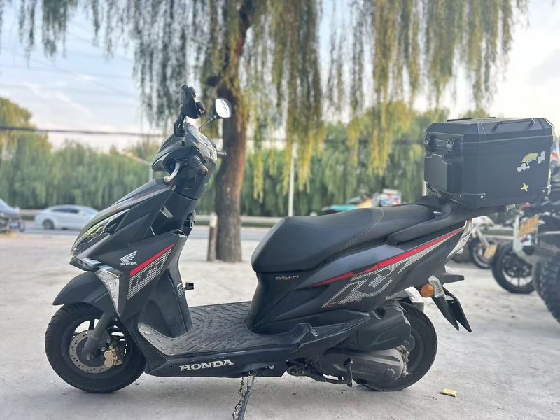新大洲本田 裂行 RX125Fi