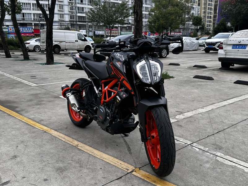 KTMR2R 250 Duke
