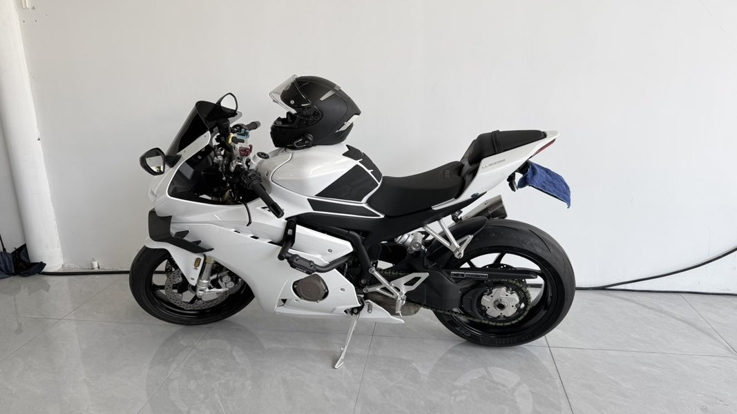 张雪机车 500RR