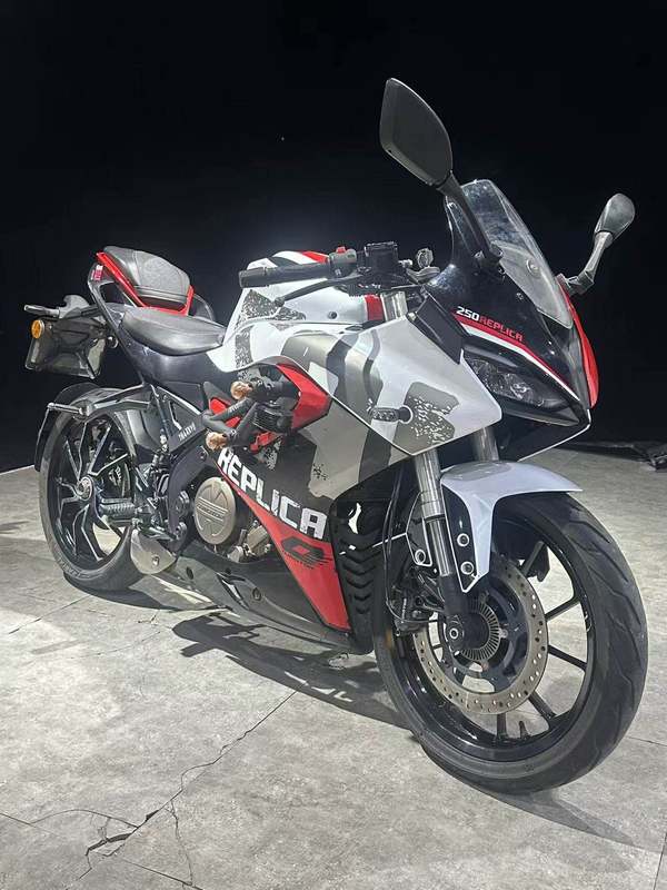 QJMOTOR 赛250