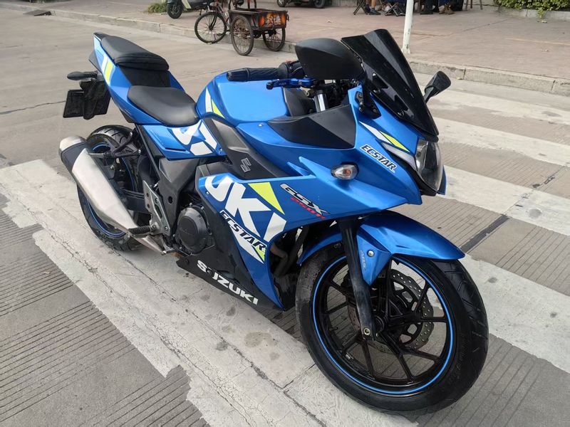 豪爵铃木 GSX250R
