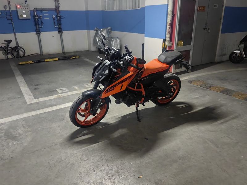 KTMR2R 390 Duke