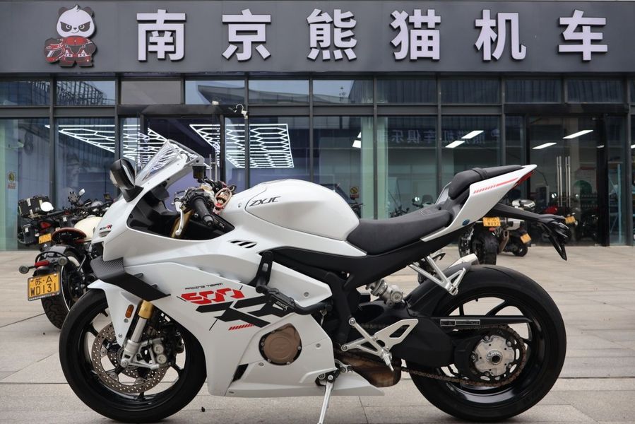 张雪机车 500RR