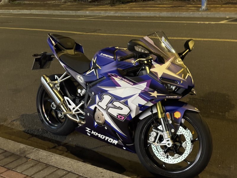 张雪机车 500RR