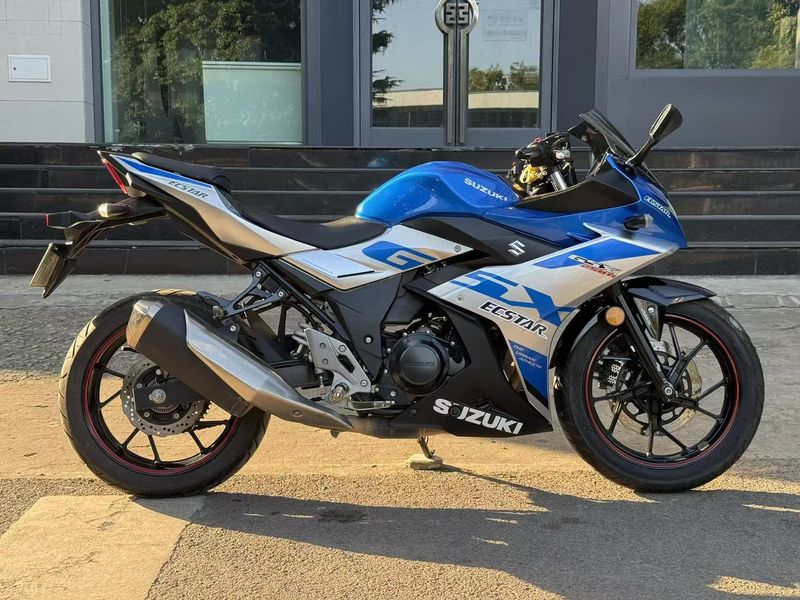 豪爵铃木 GSX250R