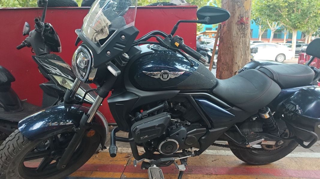 豪爵 TR300