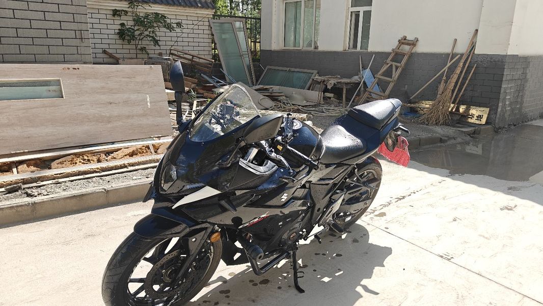 豪爵铃木 GSX250R