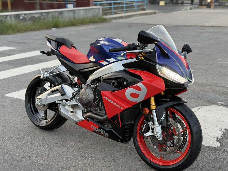 阿普利亚 RS 660 