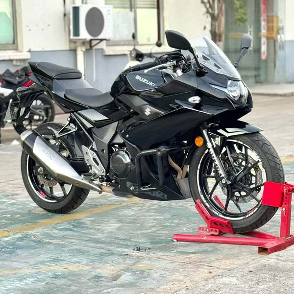 豪爵铃木 GSX250R