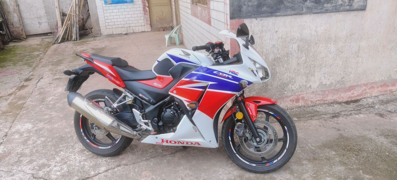 新大洲本田 CBR300R