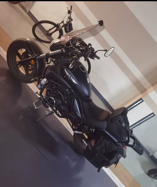 豪爵 TR300