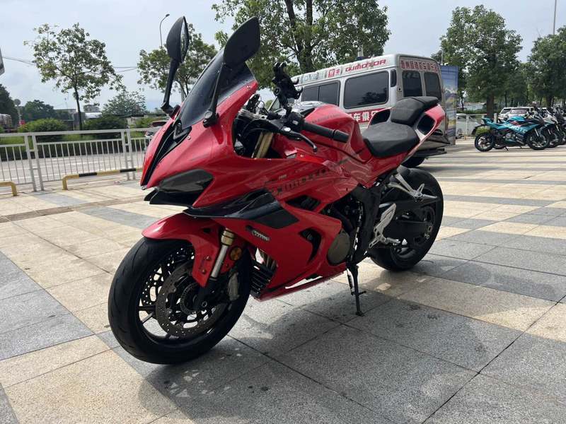 QJMOTOR 赛600