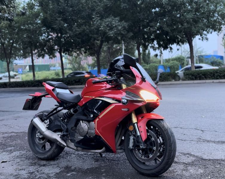QJMOTOR 赛600