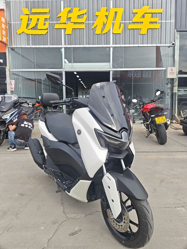 雅马哈 NMAX