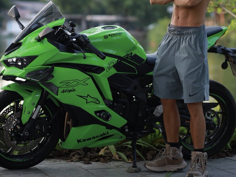 川崎 ZX-4R