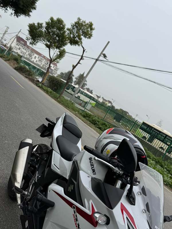 豪爵铃木 GSX250R