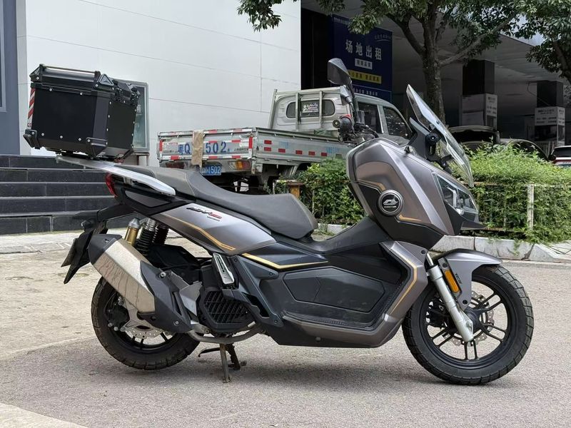 QJMOTOR 鸿150 ADV