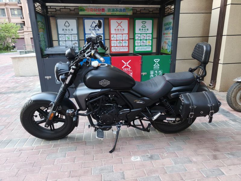 豪爵 TR300