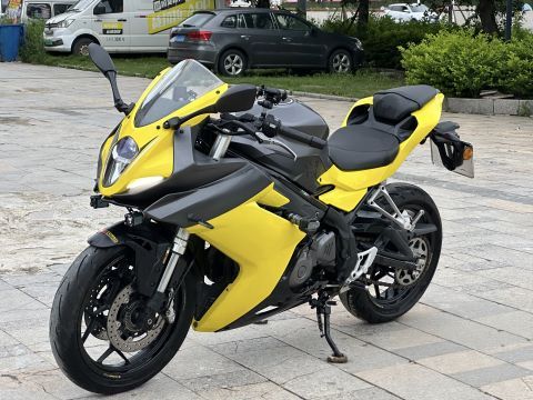 贝纳利 龙卷风 Tornado 302R