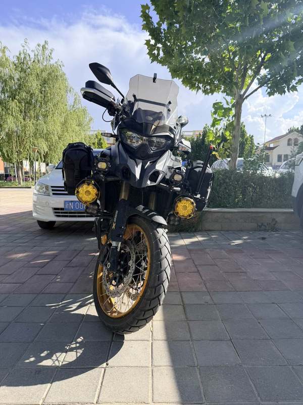 贝纳利 TRK552