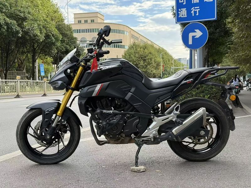 豪爵 XCR300