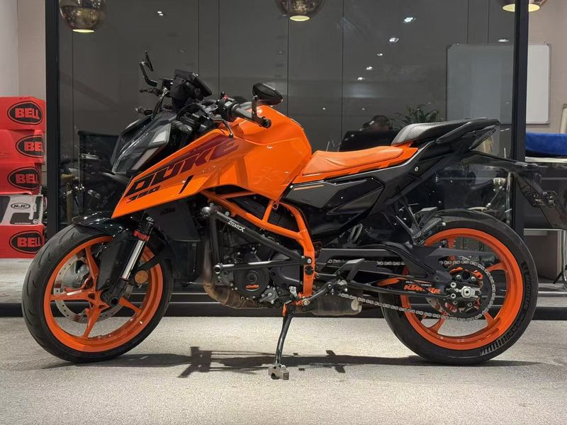 KTMR2R 390 Duke