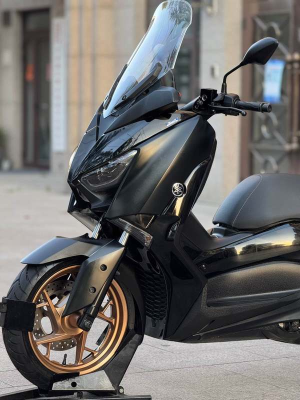 雅马哈 XMAX