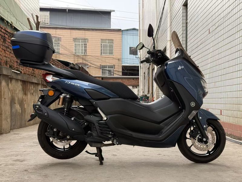 雅马哈 NMAX
