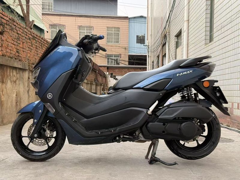 雅马哈 NMAX