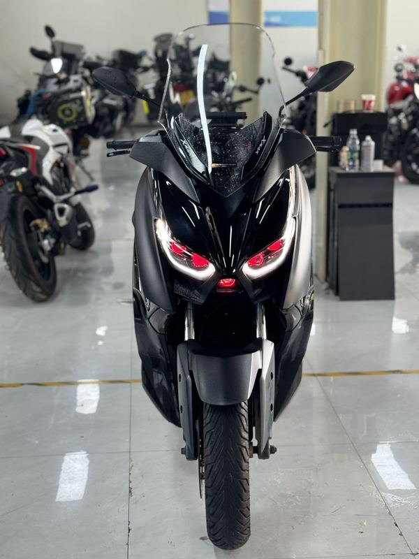 雅马哈 XMAX