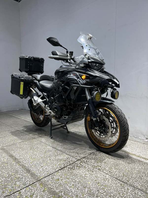 贝纳利 TRK552
