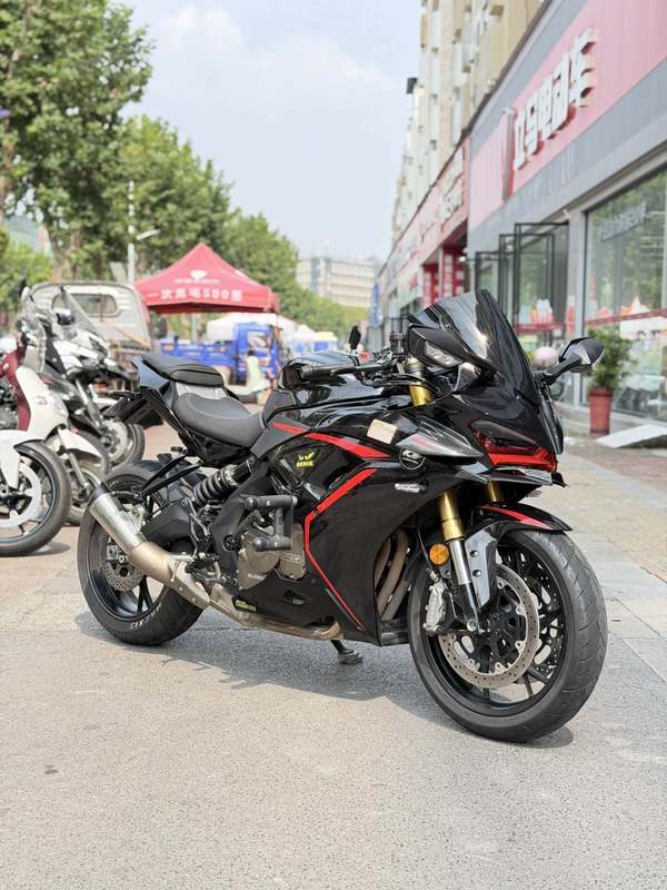 QJMOTOR 赛600