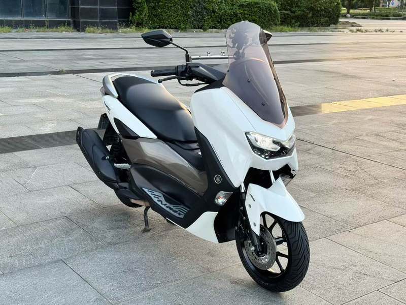 雅马哈 NMAX