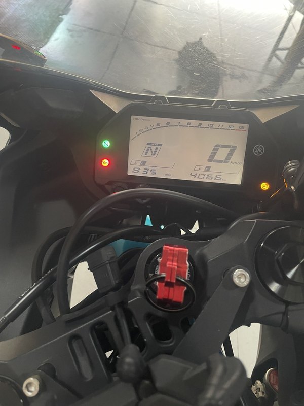 雅马哈 YZF-R3