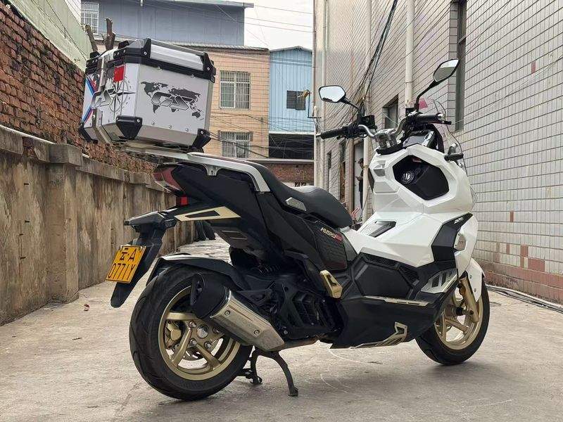 SYM三阳 Husky ADV 150