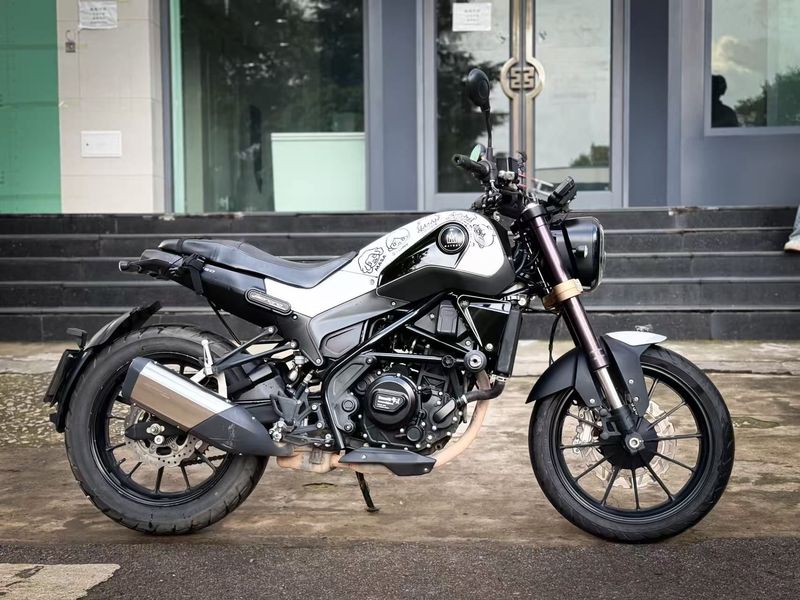 贝纳利 幼狮 Leoncino 250