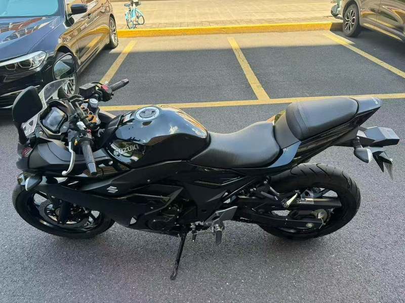 豪爵铃木 GSX250R