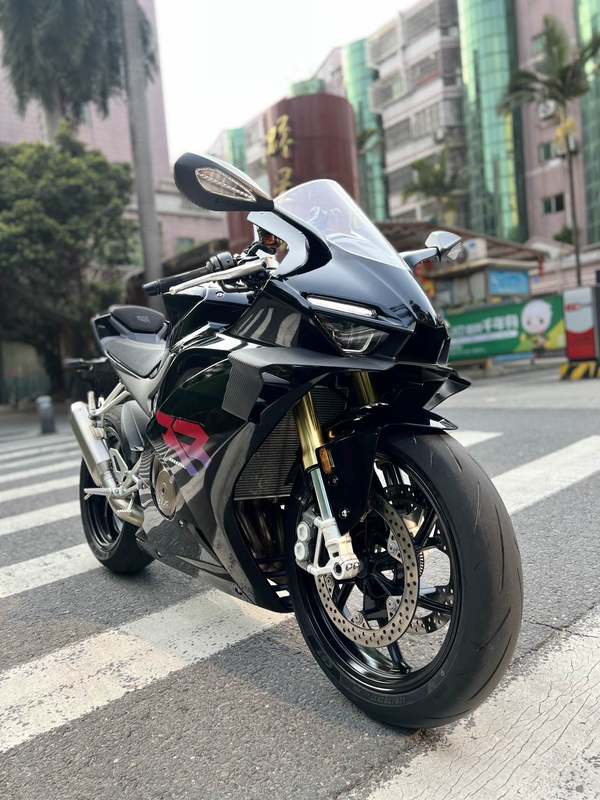 张雪机车 500RR
