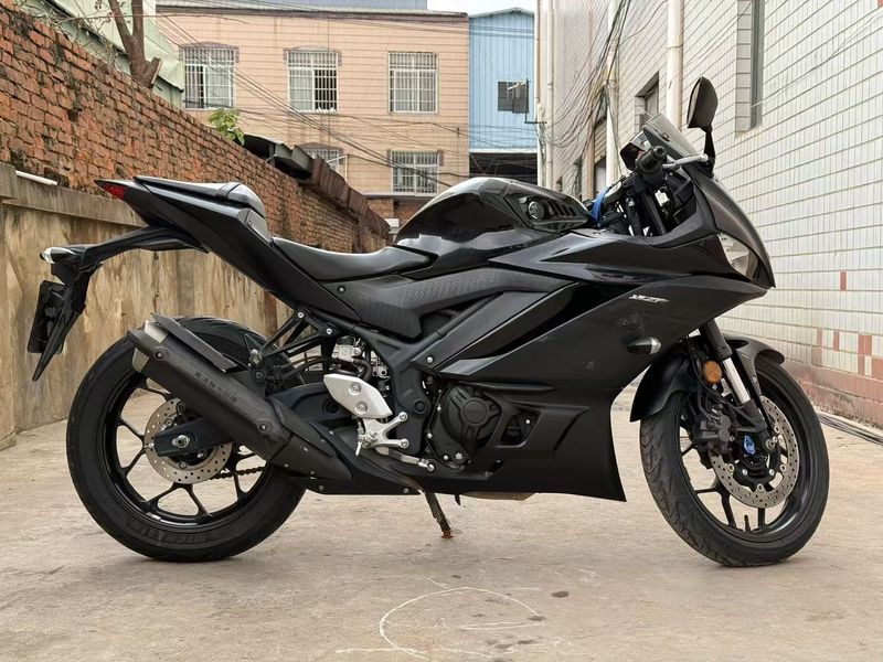 雅马哈 YZF-R3